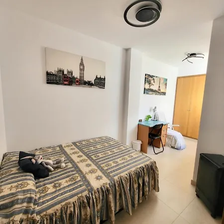 Luminoso Atico Duplex Con Terraza De Cesped Homestay Montroy