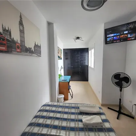 Luminoso Atico Duplex Con Terraza De Cesped Homestay Montroy