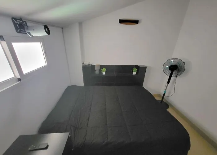 Luminoso Atico Duplex Con Terraza De Cesped *